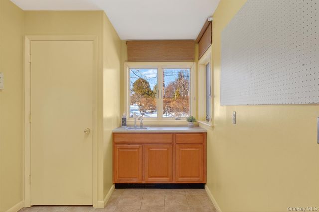 7 Wodenethe Drive S, Beacon, NY 12508