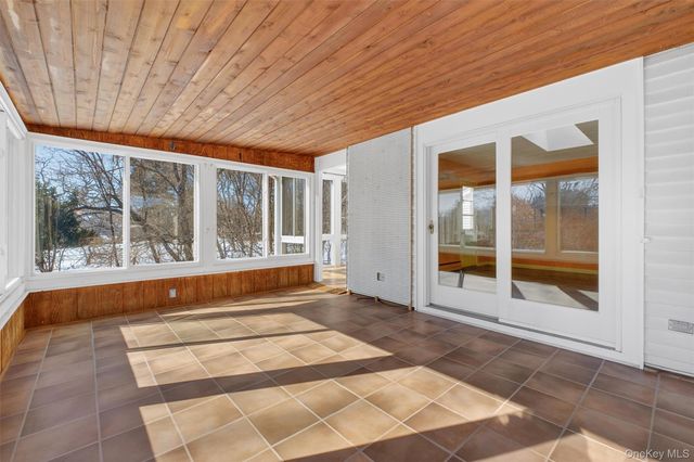 7 Wodenethe Drive S, Beacon, NY 12508