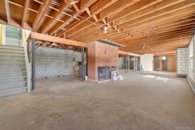 7 Wodenethe Drive S, Beacon, NY 12508