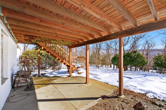 7 Wodenethe Drive S, Beacon, NY 12508