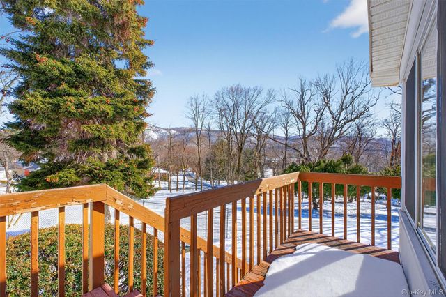 7 Wodenethe Drive S, Beacon, NY 12508