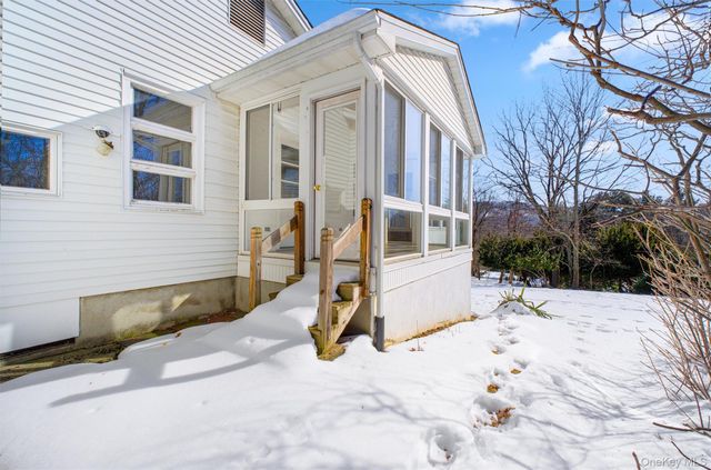 7 Wodenethe Drive S, Beacon, NY 12508