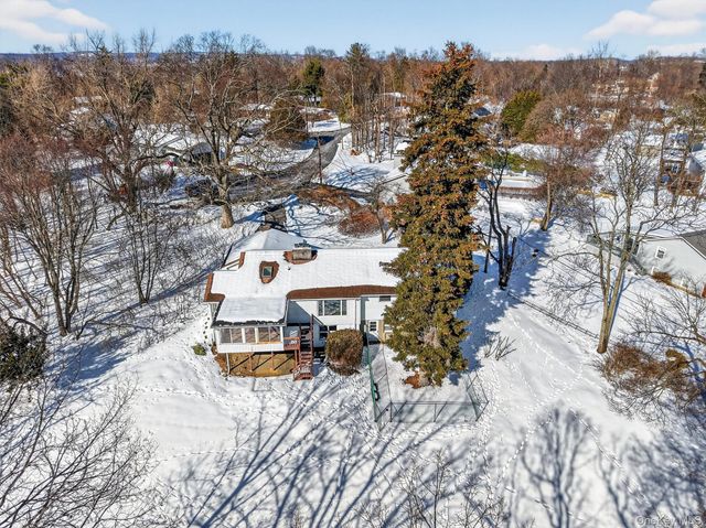 7 Wodenethe Drive S, Beacon, NY 12508