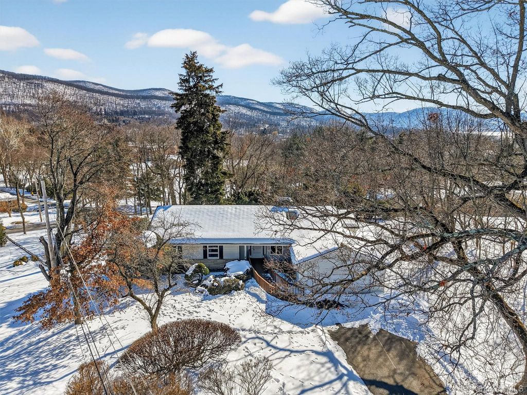 7 Wodenethe Drive S, Beacon, NY 12508