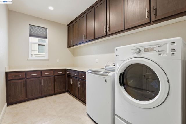 7151 Atlas Peak Dr, Dublin, CA 94568