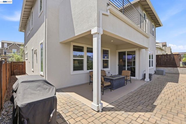 7151 Atlas Peak Dr, Dublin, CA 94568