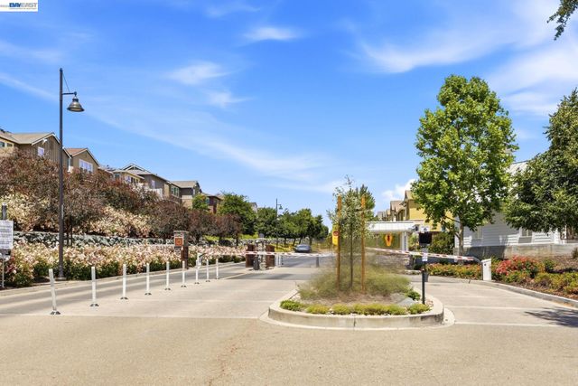 7151 Atlas Peak Dr, Dublin, CA 94568
