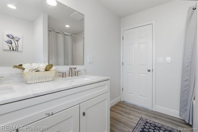 2424 Fisher Road, Howell, MI 48855