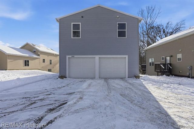 2424 Fisher Road, Howell, MI 48855