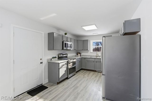 2424 Fisher Road, Howell, MI 48855