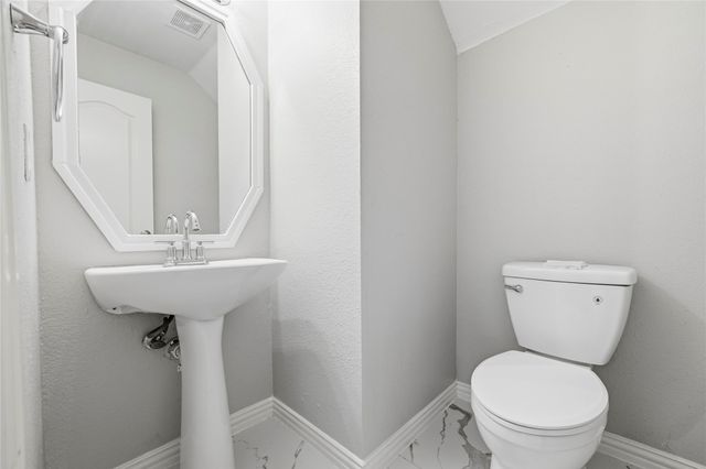 2213 Ridgewood Drive, Mckinney, TX 75071