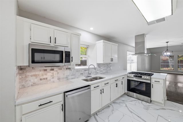 2213 Ridgewood Drive, Mckinney, TX 75071