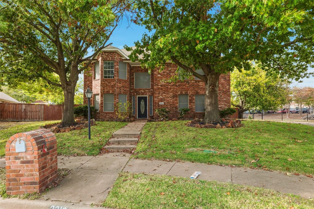 2213 Ridgewood Drive, Mckinney, TX 75071