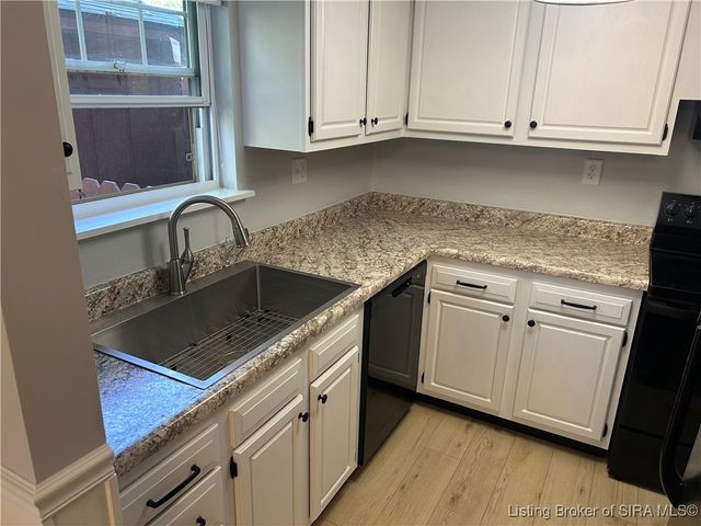 3053 Wooded Way, Jeffersonville, IN 47130