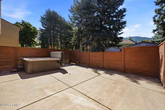 3088 E Nordic Drive, Cottonwood Heights, UT 84093