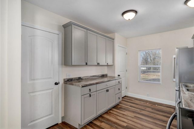 2723 N National Avenue, Springfield, MO 65803