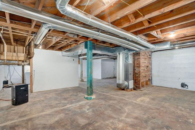 2723 N National Avenue, Springfield, MO 65803