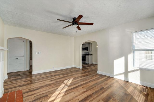 2723 N National Avenue, Springfield, MO 65803