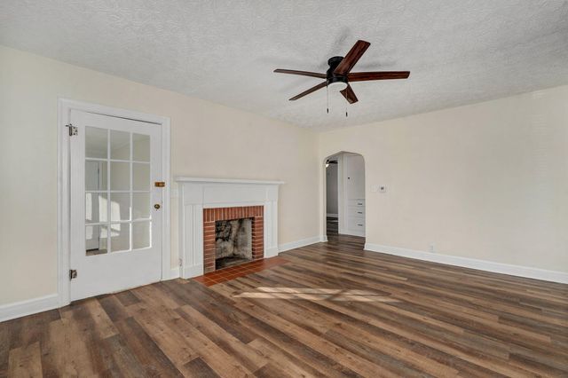 2723 N National Avenue, Springfield, MO 65803