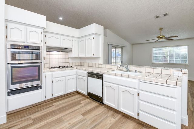 6103 N Prospect Avenue, Fresno, CA 93711