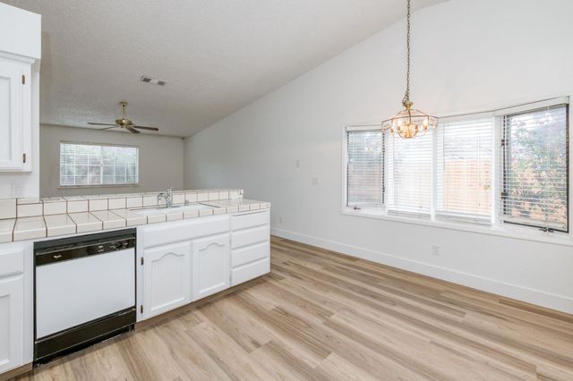 6103 N Prospect Avenue, Fresno, CA 93711