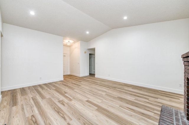 6103 N Prospect Avenue, Fresno, CA 93711