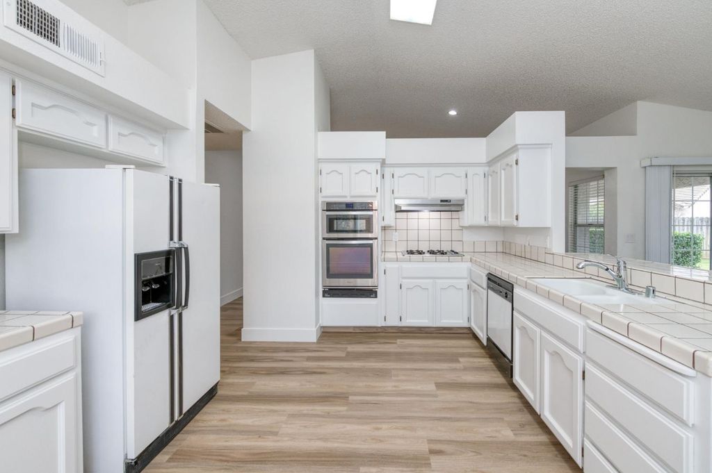 Image 11 of property listing at 6103 N Prospect Avenue, Fresno, CA 93711