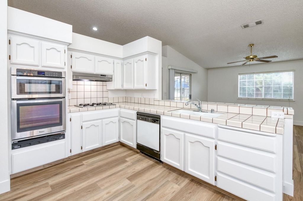 Image 12 of property listing at 6103 N Prospect Avenue, Fresno, CA 93711