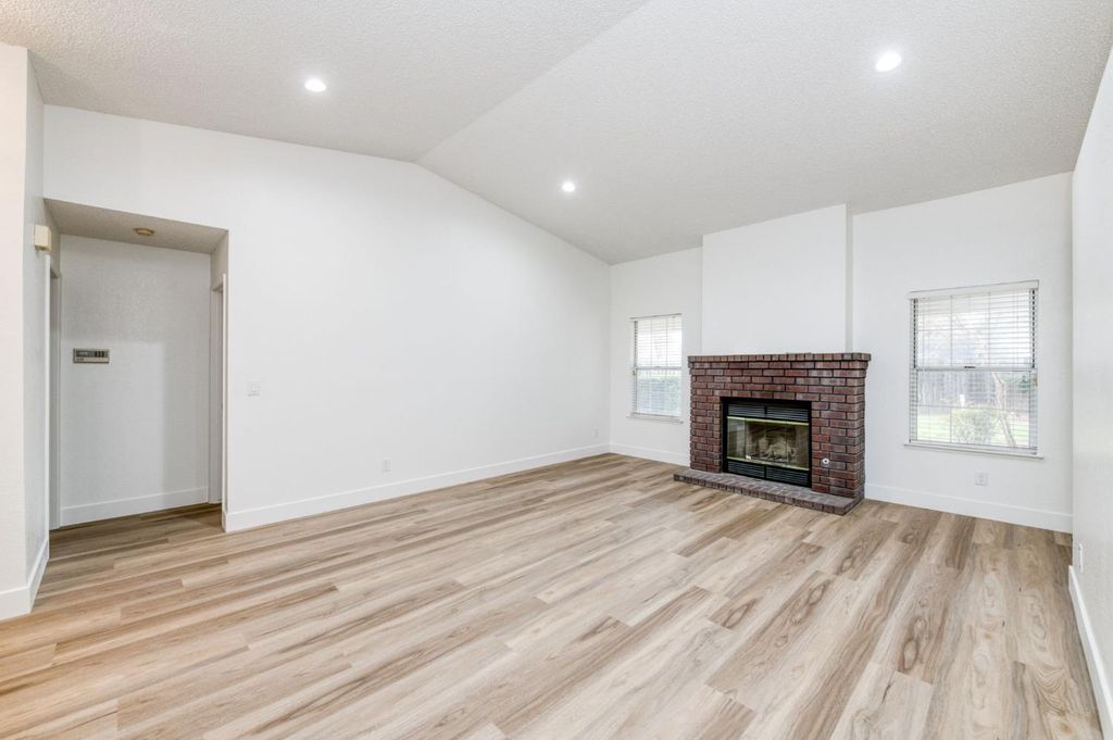 Image 4 of property listing at 6103 N Prospect Avenue, Fresno, CA 93711