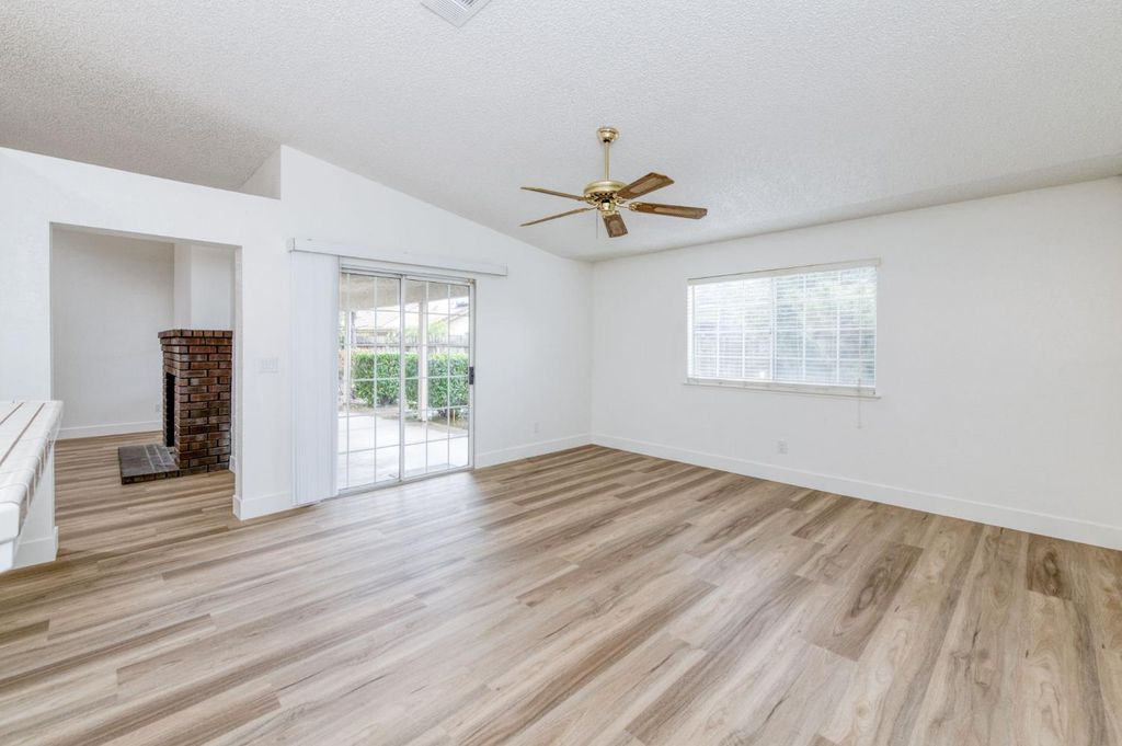 Image 7 of property listing at 6103 N Prospect Avenue, Fresno, CA 93711