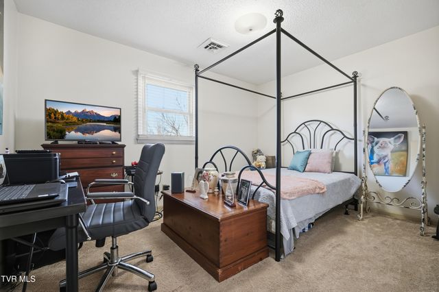 1707 West Lakeview Dr 2, Johnson City, TN 37601