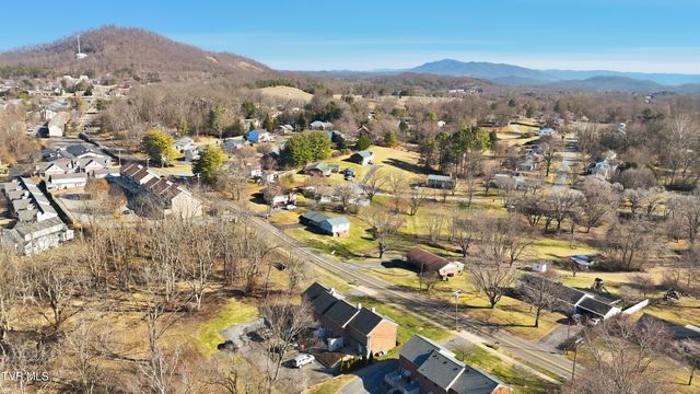 1707 West Lakeview Dr 2, Johnson City, TN 37601