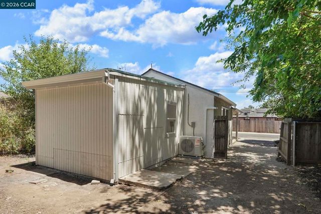 4054 Sumac Ln, Sacramento, CA 95820