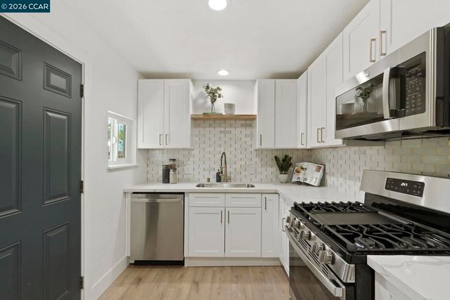 4054 Sumac Ln, Sacramento, CA 95820