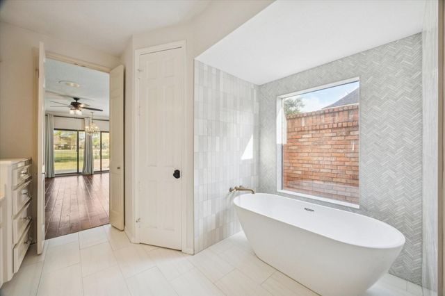 4202 Masters Drive, League City, TX 77573