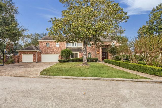 4202 Masters Drive, League City, TX 77573