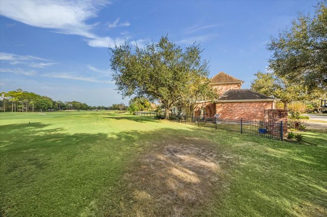 4202 Masters Drive, League City, TX 77573