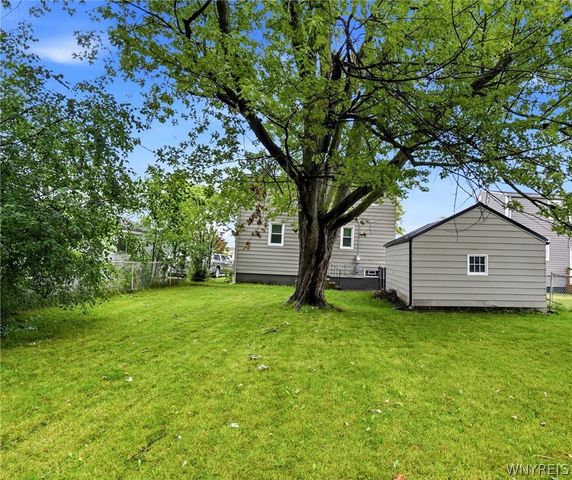 298 Lowell Road, Tonawanda, NY 14217