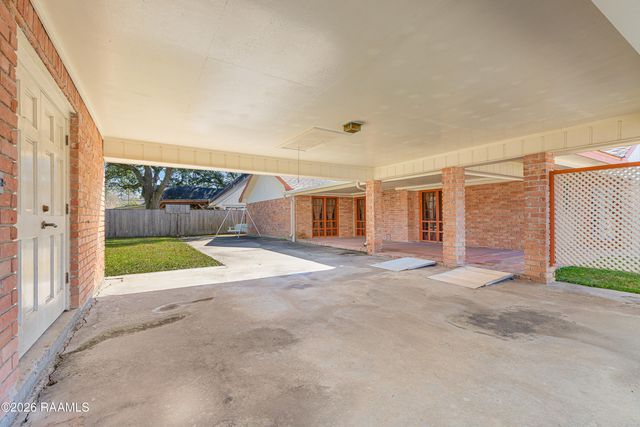 115 Warwicke Drive, Lafayette, LA 70508