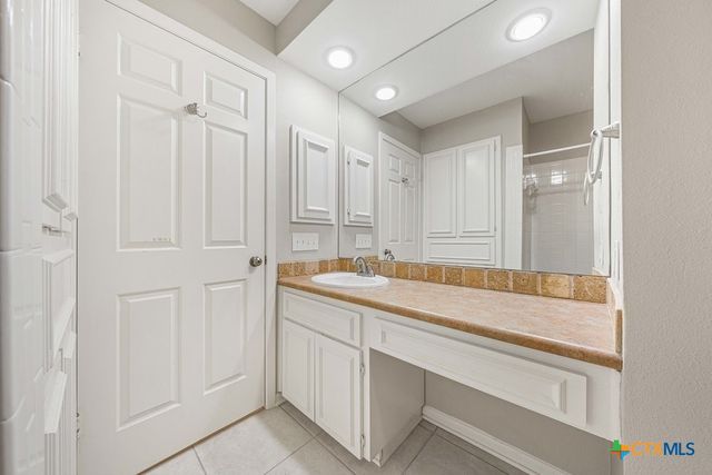 201 Ellwood Street 111, San Antonio, TX 78209