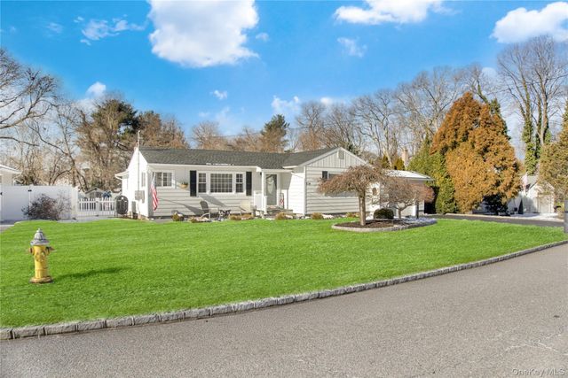 214 Avenue A, Ronkonkoma, NY 11779