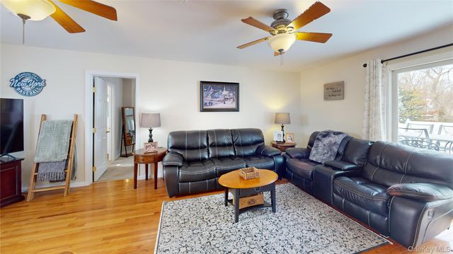 214 Avenue A, Ronkonkoma, NY 11779