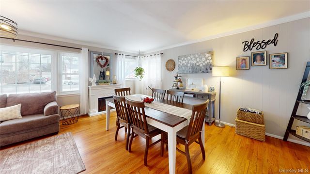 214 Avenue A, Ronkonkoma, NY 11779