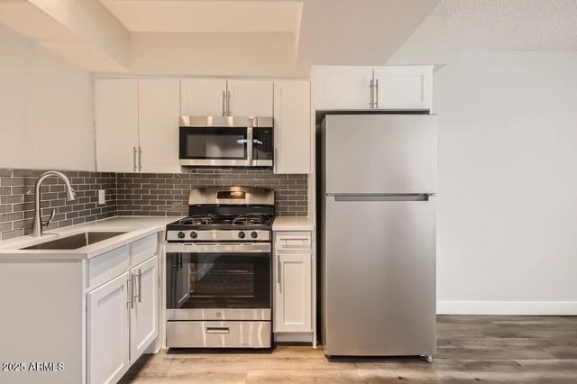 1645 E THOMAS Road St, Phoenix, AZ 85016