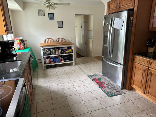 43 Vanderbilt Avenue, Saint James, NY 11780
