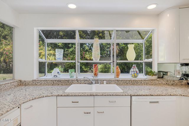 31817 Tynebourne Court, Westlake Village, CA 91361