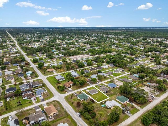 8275 105th Court, Vero Beach, FL 32967