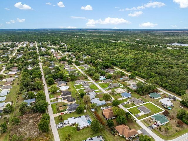 8275 105th Court, Vero Beach, FL 32967