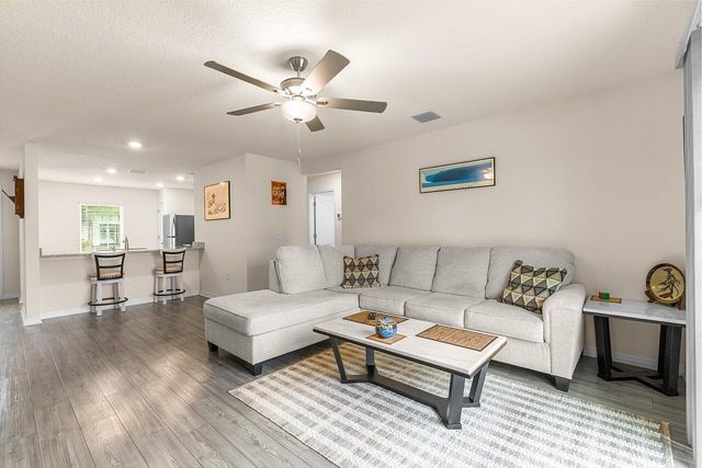 8275 105th Court, Vero Beach, FL 32967