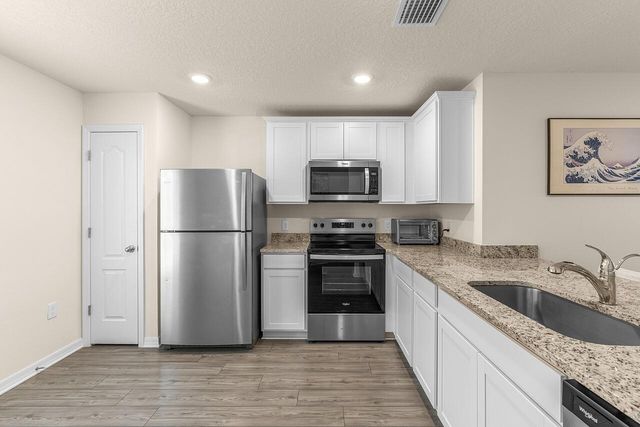 8275 105th Court, Vero Beach, FL 32967